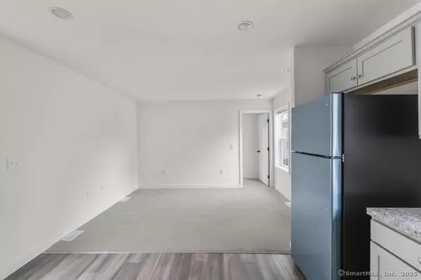 Newtown, CT 06470,55 Sugar Street #28