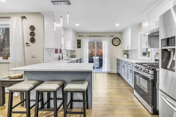 Monroe, CT 06468,13 School Street