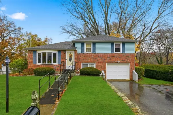 Ledyard, CT 06339,7 Barn Road