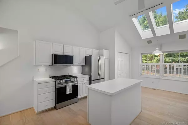 Shelton, CT 06484,39 L Hermitage Drive #39