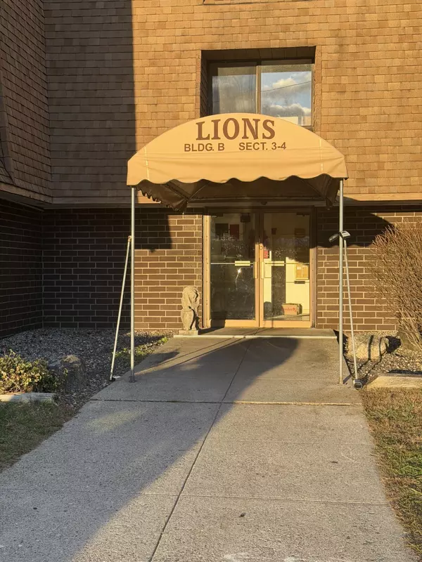 Danbury, CT 06810,126 Triangle Street #APT B46