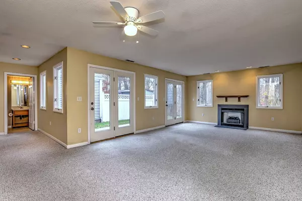 North Branford, CT 06471,20 Twin Lakes Road #APT 10