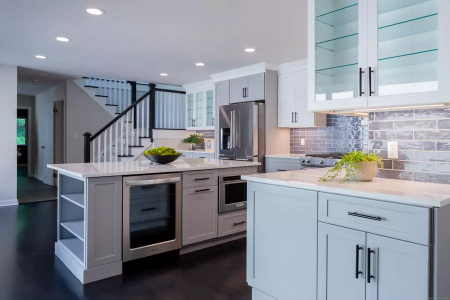 504 Harvest Commons #504, Westport, CT 06880