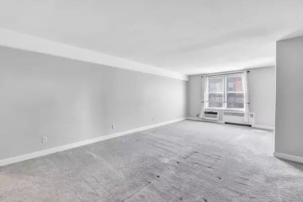 Norwalk, CT 06850,45 Maple Street #APT 4H