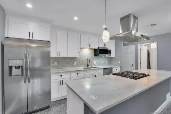 Bristol, CT 06010,1325 Farmington Avenue #APT 8