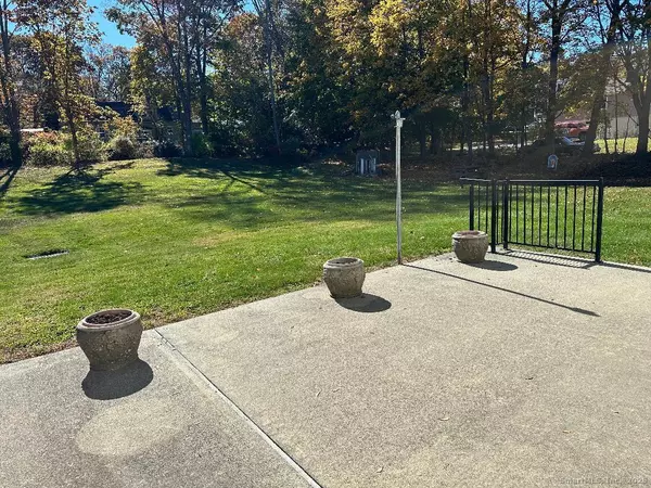 Norwich, CT 06380,77 South B Street