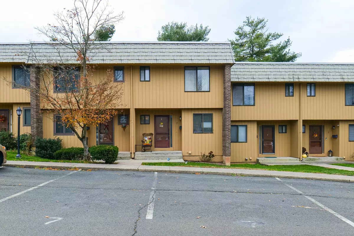 Cromwell, CT 06416,7 Willow Court #7