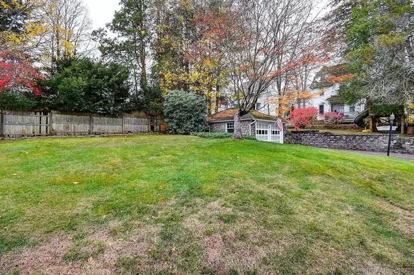 Naugatuck, CT 06770,24 New Street