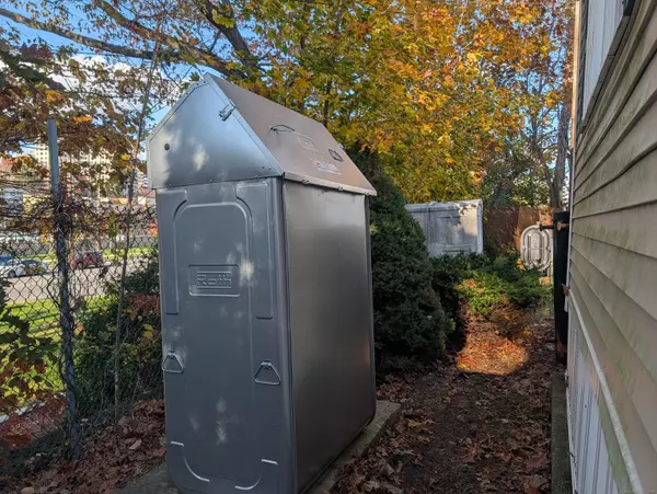 Shelton, CT 06484,12 Horseshoe Drive