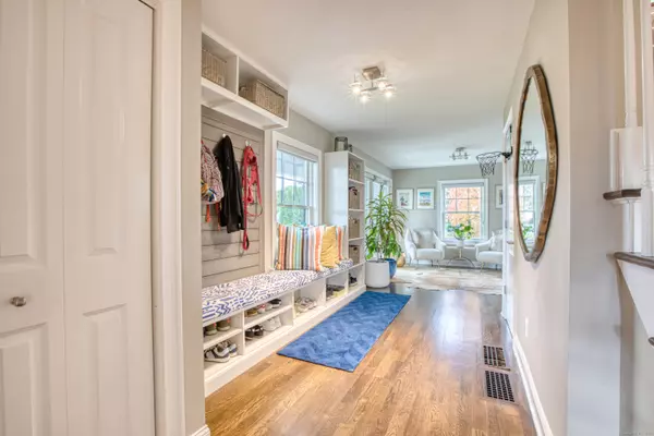 Greenwich, CT 06807,24 Harold Street #E