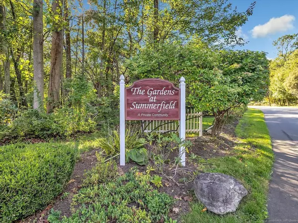 Shelton, CT 06484,304 Summerfield Gardens #304