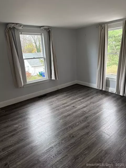 Stratford, CT 06615,941 East Broadway #2