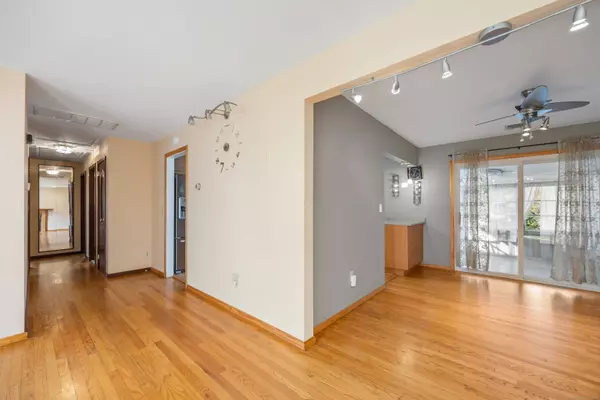 Cheshire, CT 06410,19 Heath Court