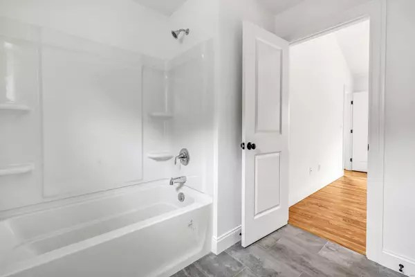 Shelton, CT 06484,2 Windward Way #2