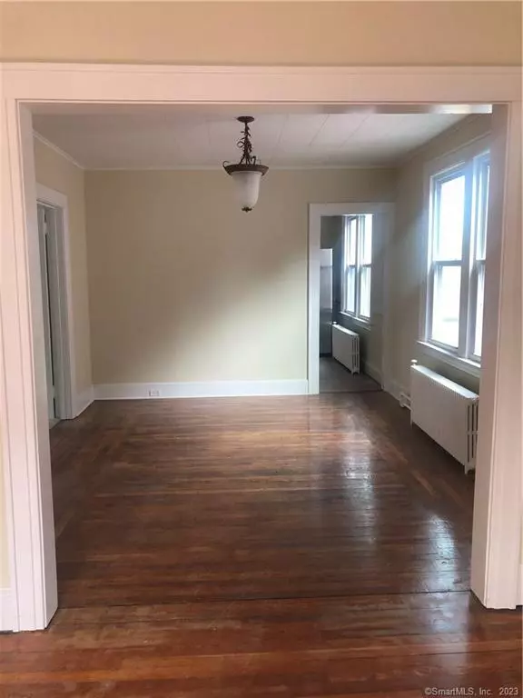 Middletown, CT 06457,132 Grand Street #2