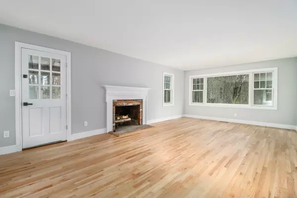 Newtown, CT 06482,5 Antler Pine Road