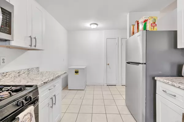 Branford, CT 06405,22 Montoya Drive #2