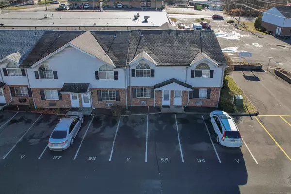 Waterbury, CT 06705,975 Meriden Road #55