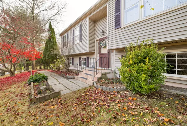 Stratford, CT 06614,1053 Cutspring Road