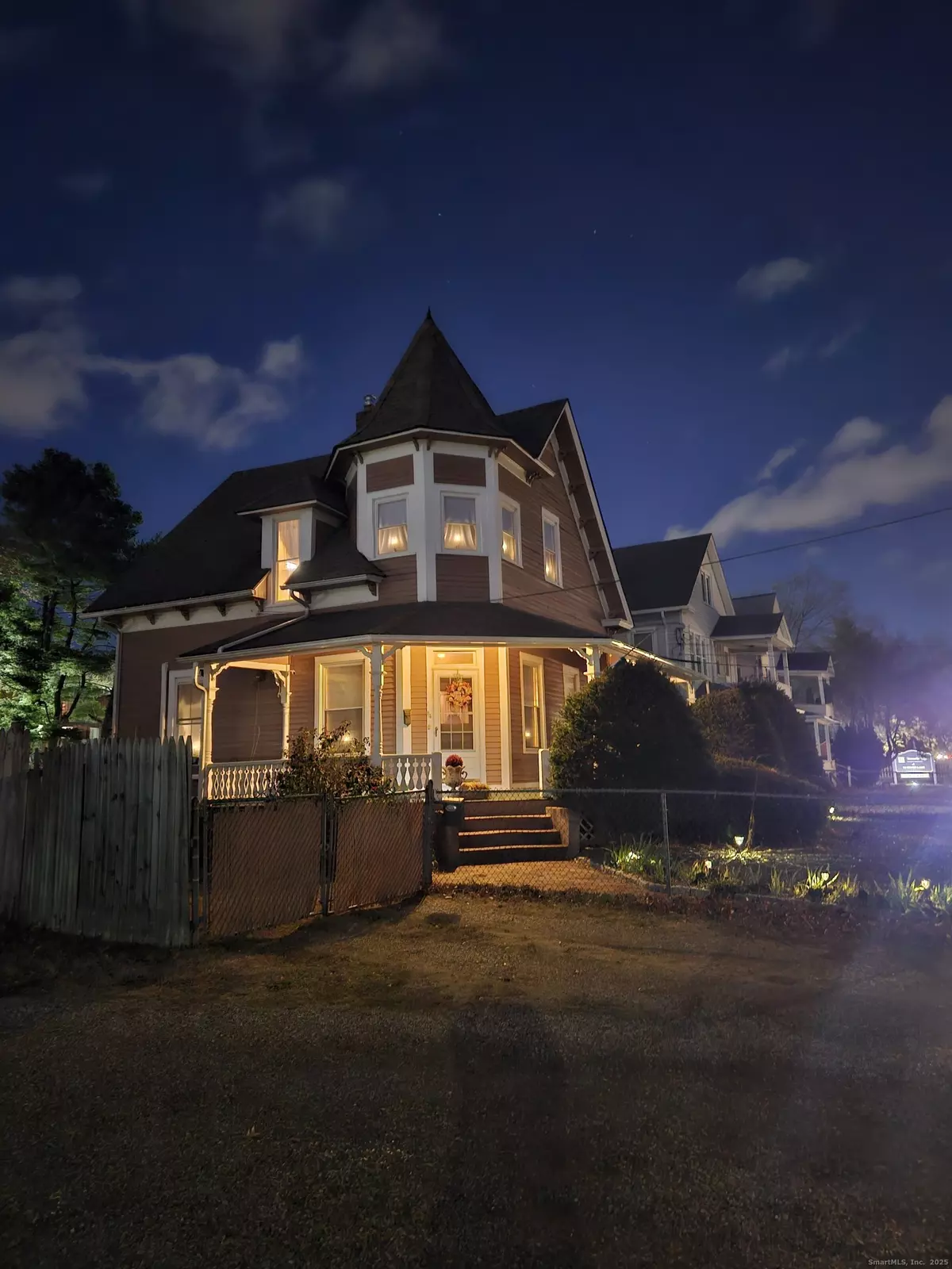 East Hartford, CT 06118,84 Silver Lane