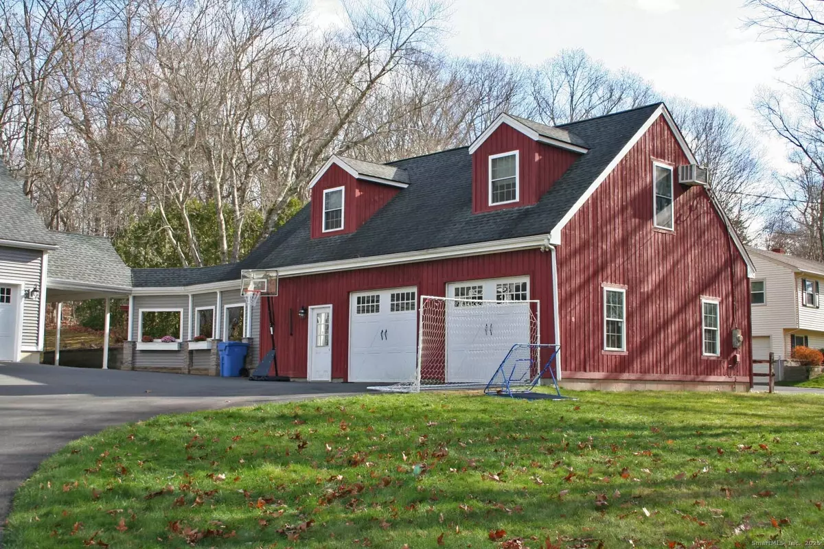 East Hampton, CT 06424,34 Hog Hill Road