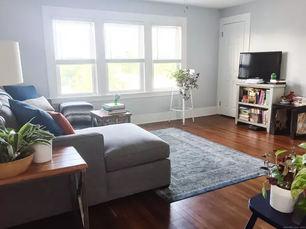 Fairfield, CT 06824,46 Riverside Drive