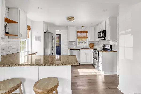 Fairfield, CT 06825,378 Castle Avenue