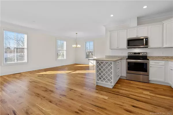 Clinton, CT 06413,73 W Main Street #6