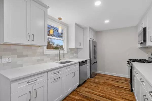 Hamden, CT 06514,484 Pine Rock Avenue