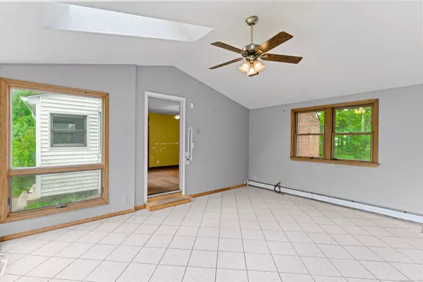 East Windsor, CT 06088,46 Newberry Road