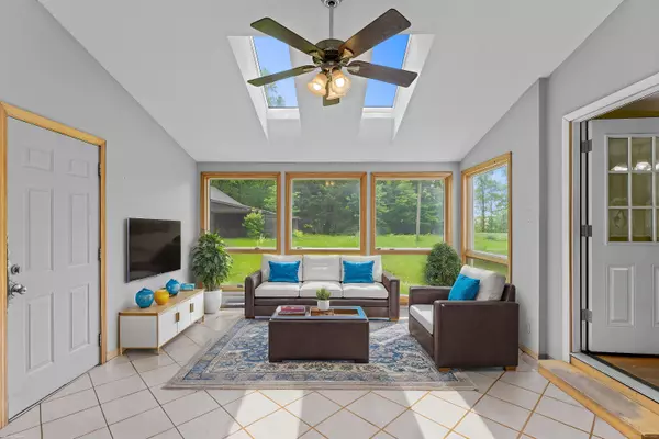 East Windsor, CT 06088,46 Newberry Road