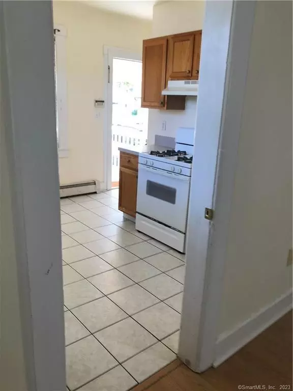 Stamford, CT 06907,42 Weed Hill Avenue