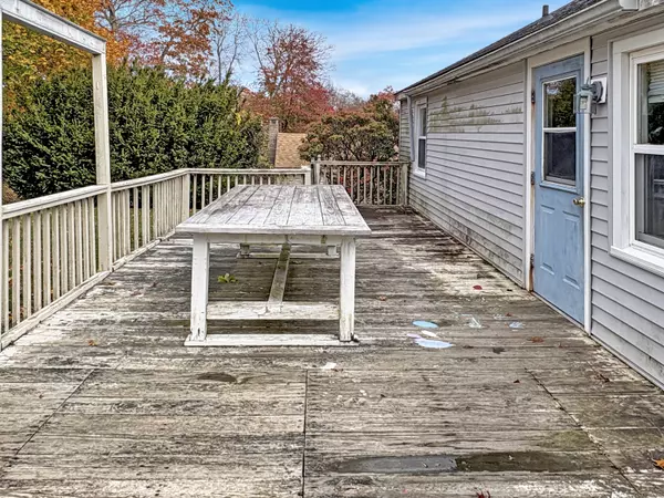 Clinton, CT 06413,10 Rocky Ledge Drive