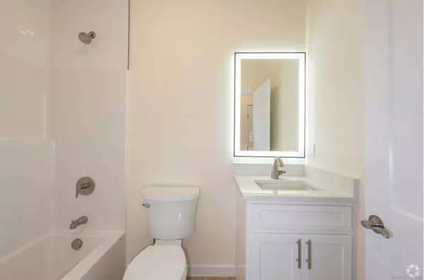 Middletown, CT 06457,141 Bridge Street #Apt. B