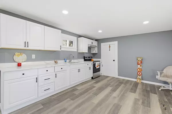 East Hampton, CT 06424,76 Skinner Street