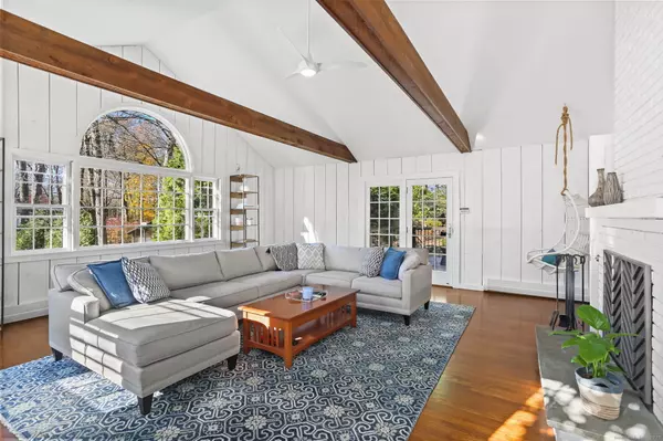 Westport, CT 06880,5 Willow Walk