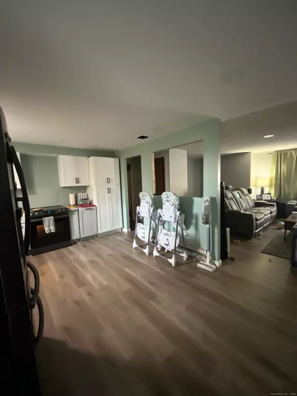 Wallingford, CT 06492,80 School House Road