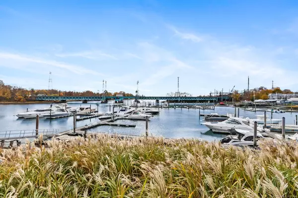 11 River Road #105, Greenwich, CT 06807