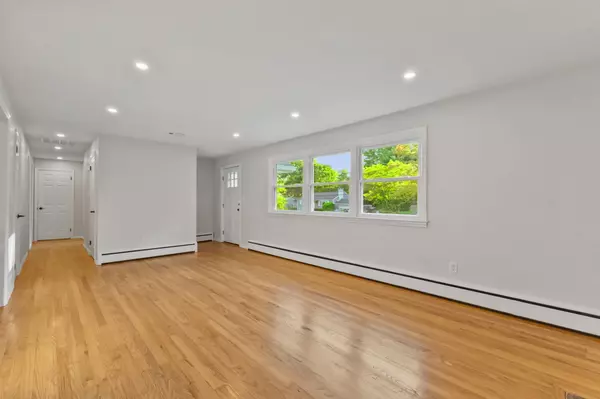 Norwalk, CT 06850,8 Lloyd Road