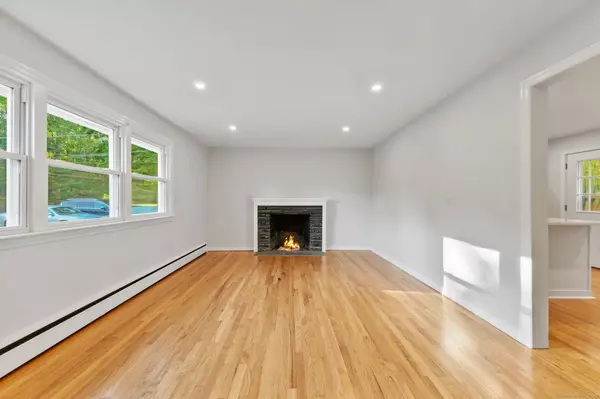 Norwalk, CT 06850,8 Lloyd Road