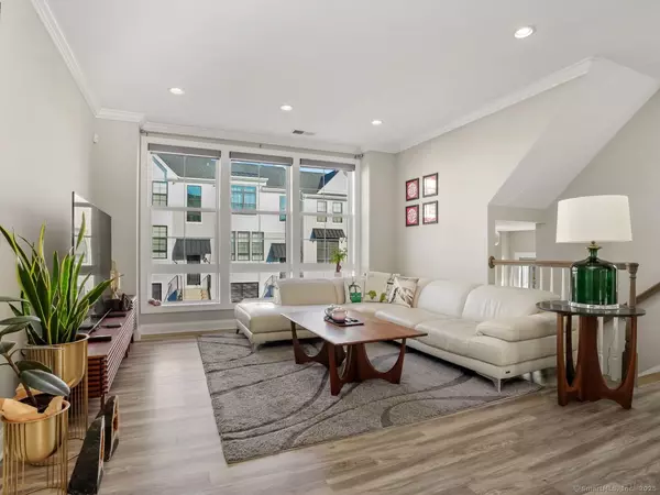 Danbury, CT 06810,22 Brentwood Circle #22