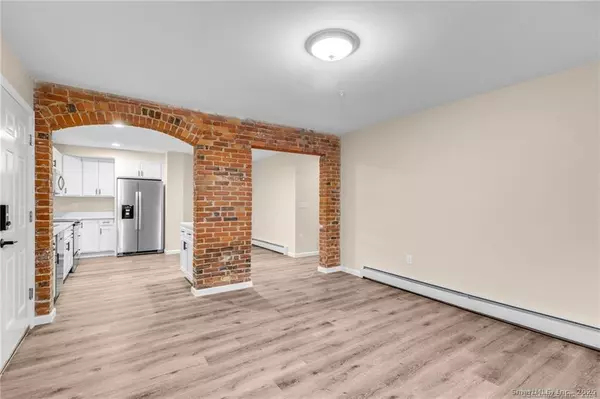 Hartford, CT 06106,51 Russ Street #53A