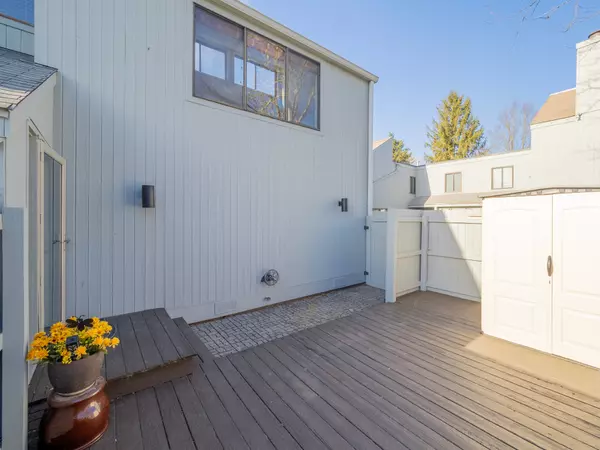 Ridgefield, CT 06877,2 Cypress Lane #2