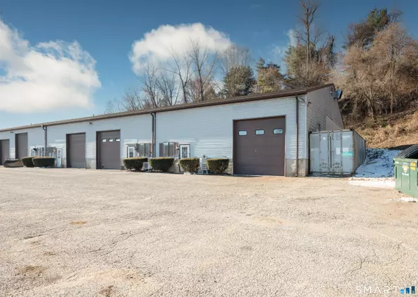 50 South End Plaza #50, New Milford, CT 06776