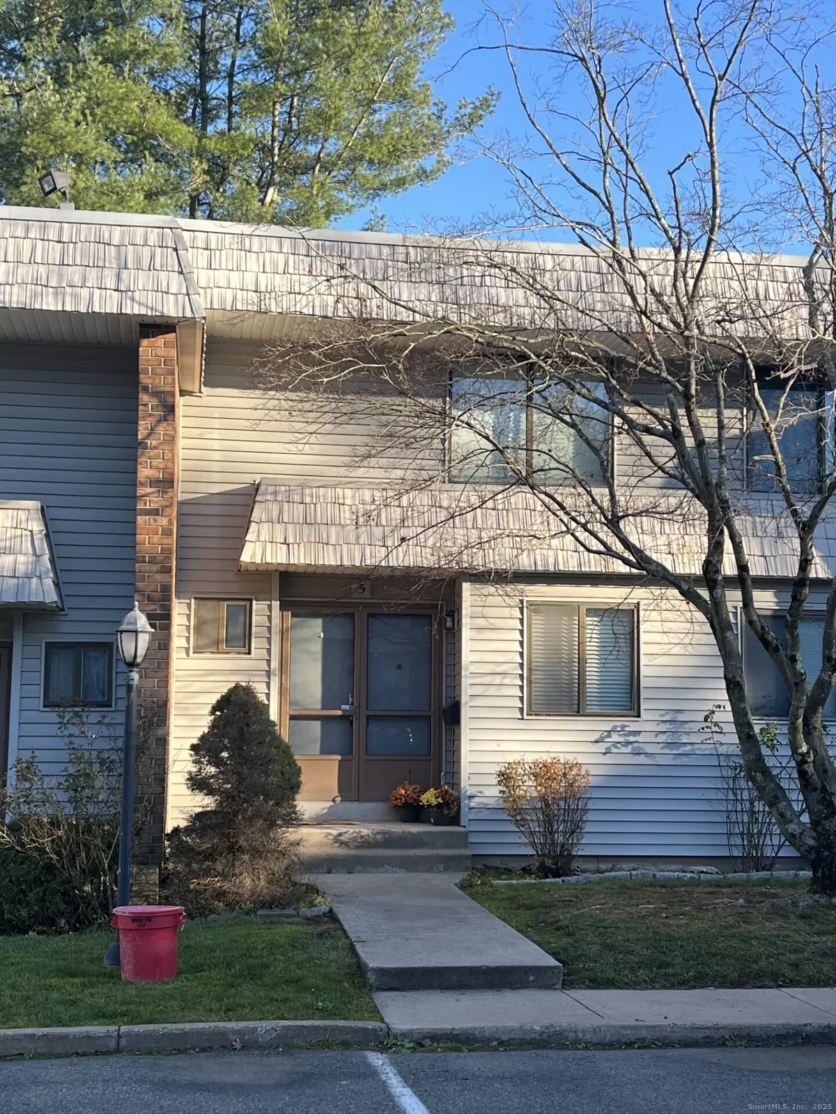 Cromwell, CT 06416,5 Chestnut Court #5