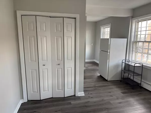 Middletown, CT 06457,666 Main Street #C3