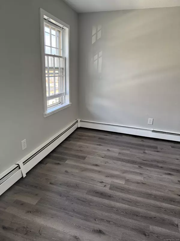 Middletown, CT 06457,666 Main Street #C3