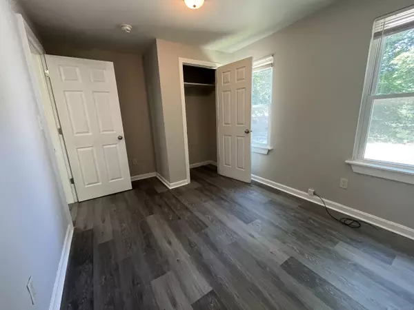 Killingly, CT 06239,47 Commerce Avenue #E