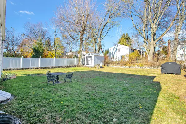 Stamford, CT 06902,28 Aquila Road