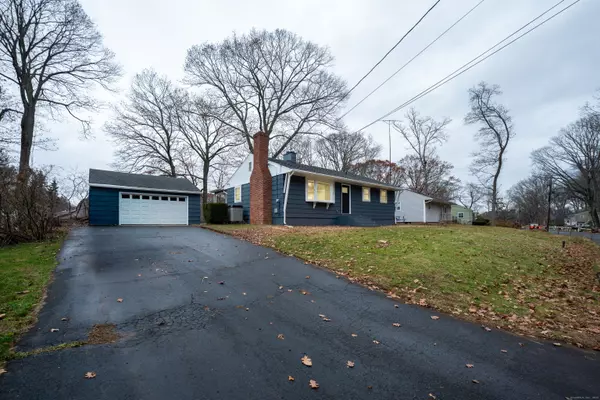 East Haven, CT 06512,642 Bradley Street